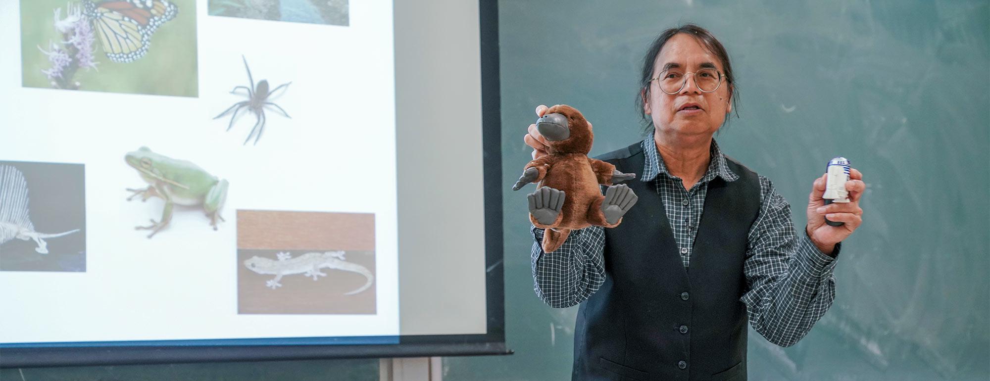 Professor Kyaw Tha Paw teaching a class on Land, Air, Water 资源